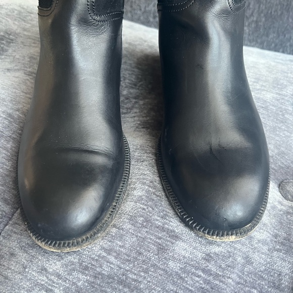 Authentic CHANEL black leather/suede boots, size 39, in excellent condition - Picture 4 of 16